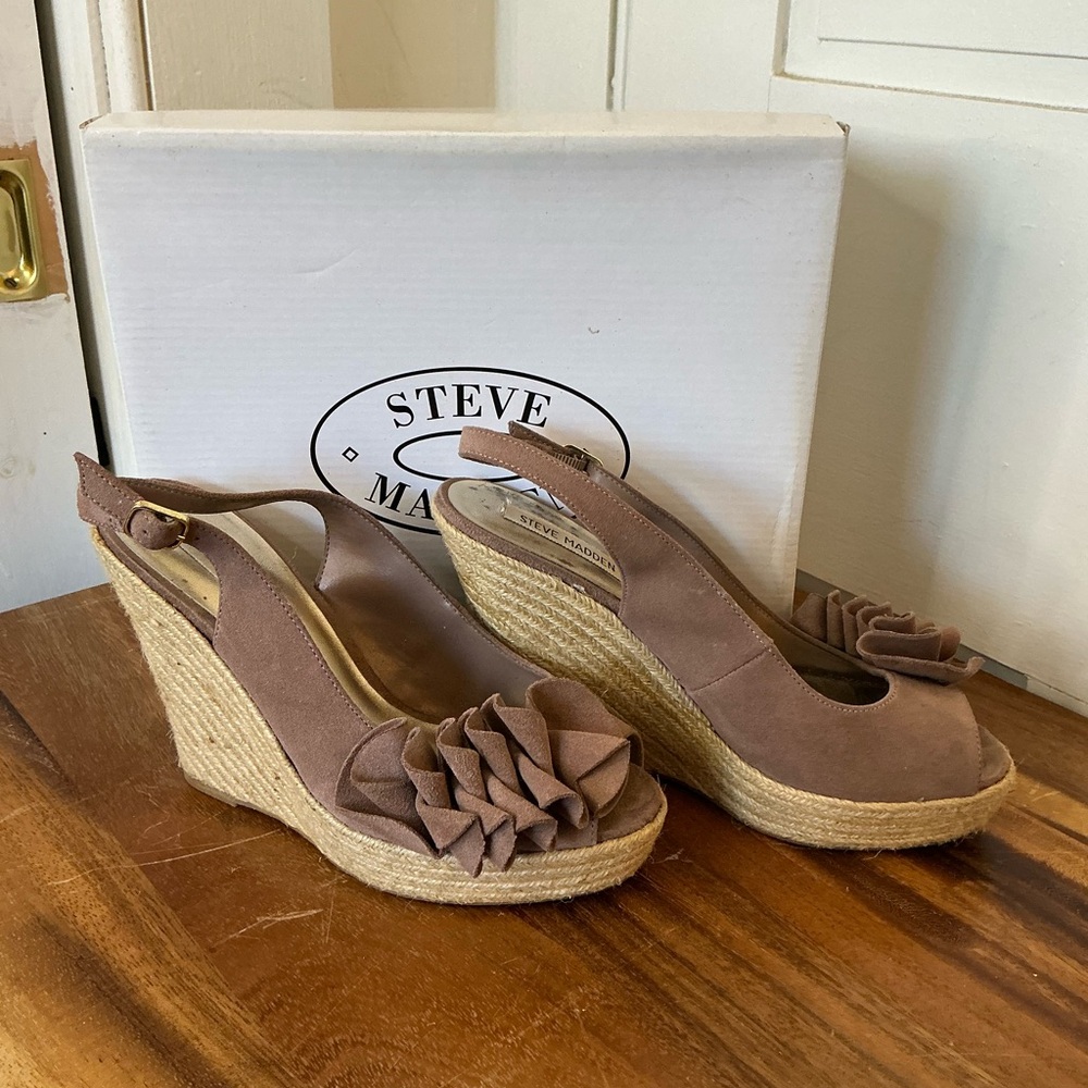Steve Madden Taupe Suede Ruffle Espadrille Wedges